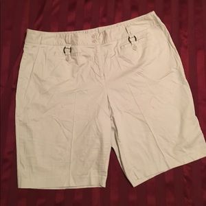 Cato Woman Khaki shorts